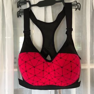 NWOT red Victoria’s Secret sports bra
